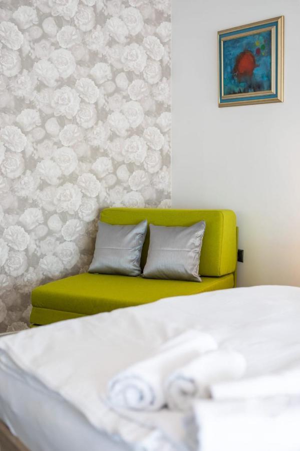 자그레브 Four Roses B&B 외부 사진